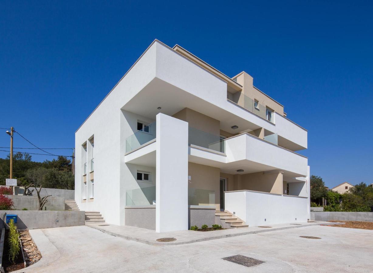 Apartments Alba 1 Slatine Exterior photo